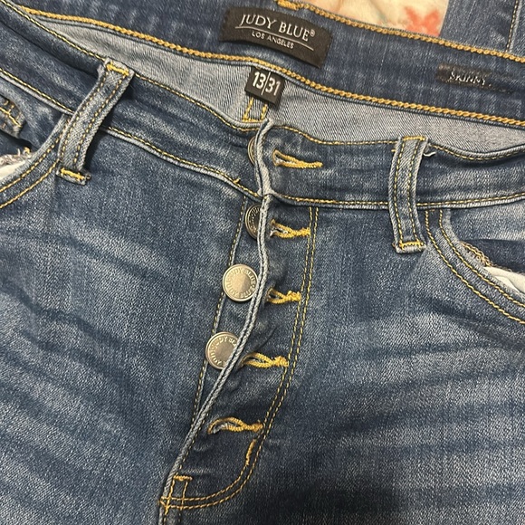 Judy Blue jeans with button front - Picture 2 of 4